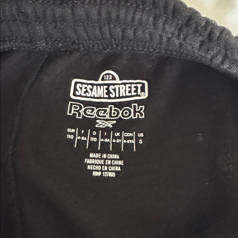 Reebok x Sesame Street Joggers Size 5 - Picture 5 of 5